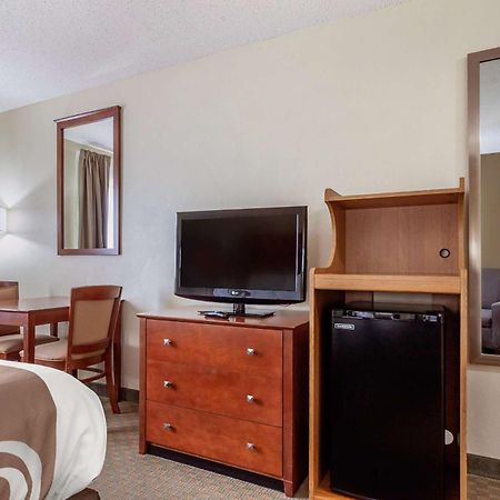 Quality Inn Hays I-70 Exterior foto